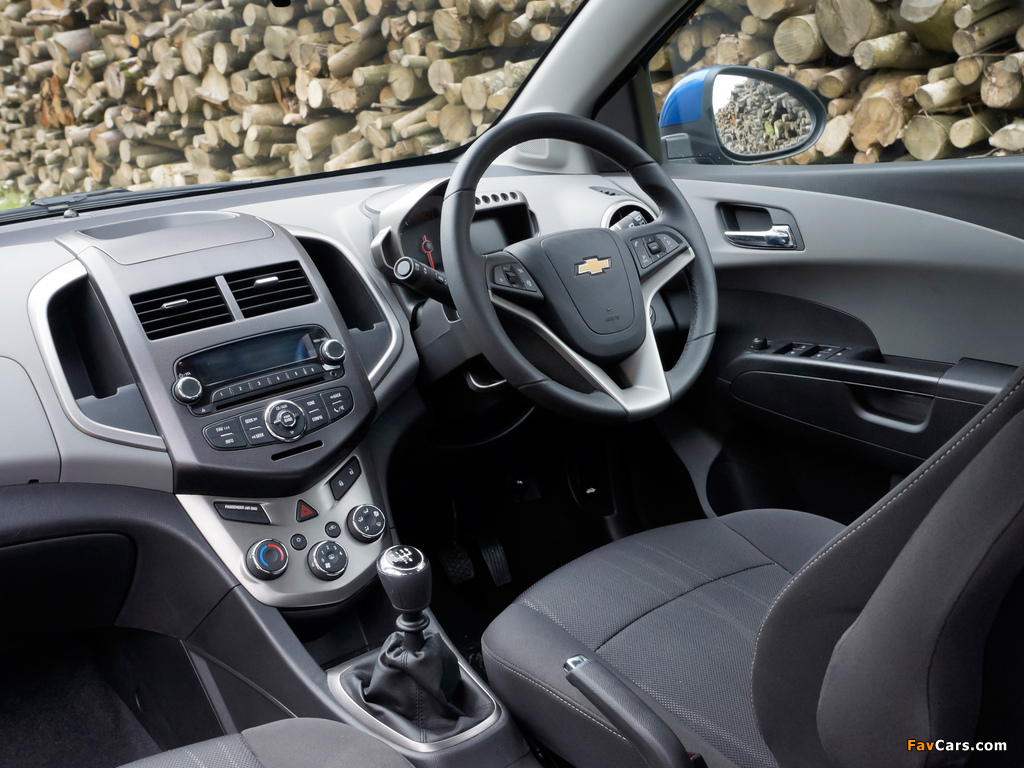 Chevrolet Aveo 5-door UK-spec 2011 pictures (1024 x 768)