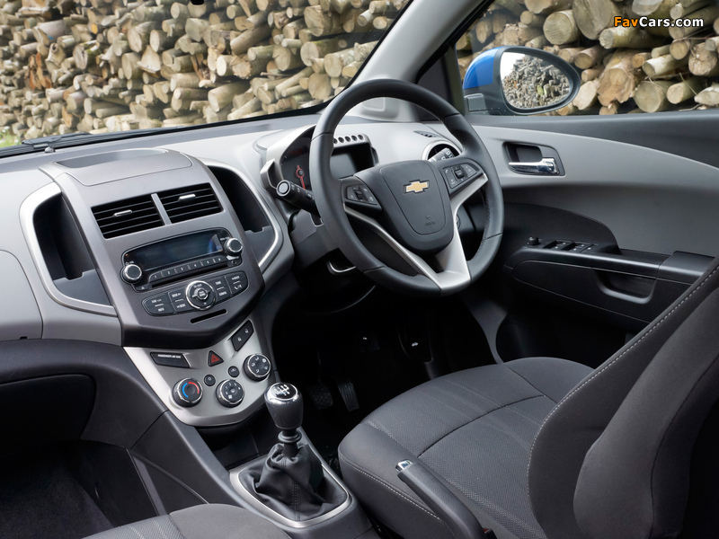 Chevrolet Aveo 5-door UK-spec 2011 pictures (800 x 600)