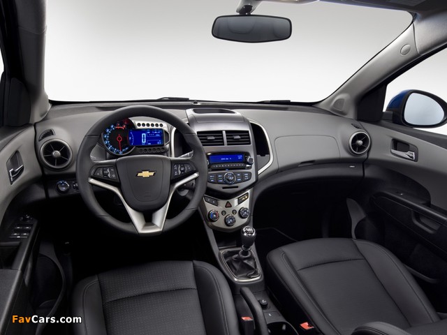 Images of Chevrolet Aveo 5-door 2011 (640 x 480)