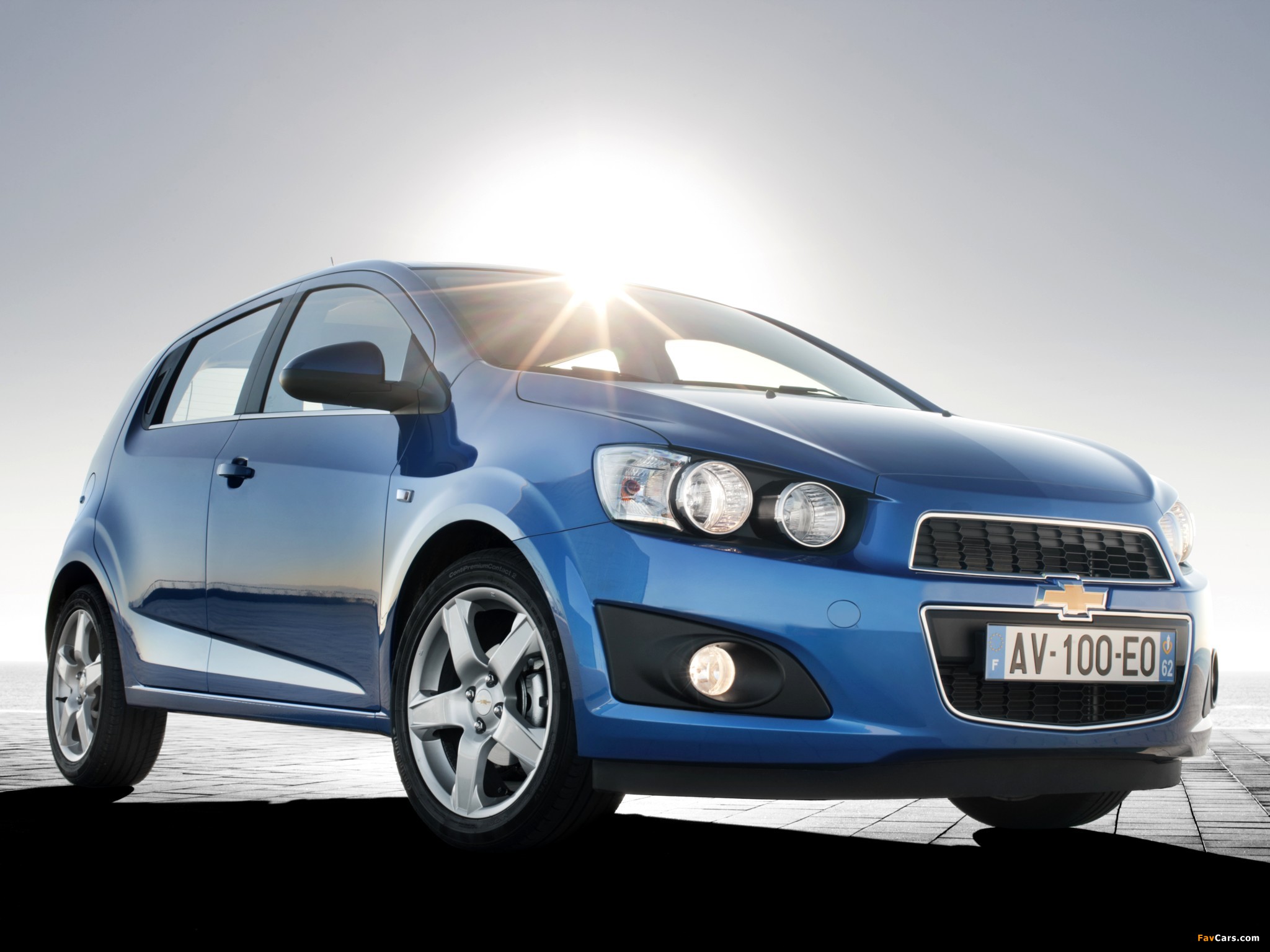 Images of Chevrolet Aveo 5-door 2011 (2048 x 1536)