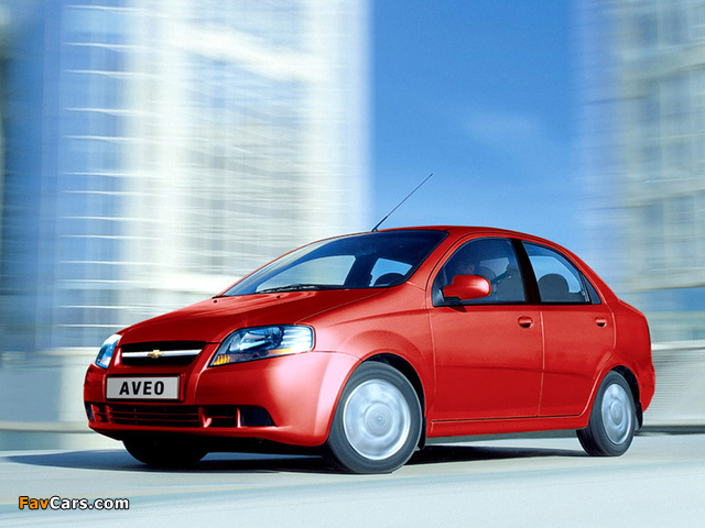 Photos of Chevrolet Aveo Sedan (T200) 2003–06 (640 x 480)