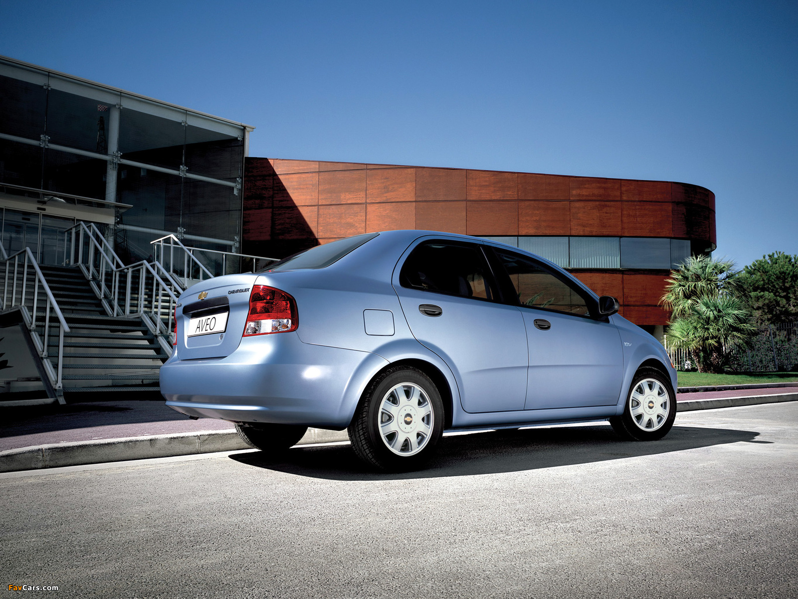 Photos of Chevrolet Aveo Sedan (T200) 2003–06 (1600 x 1200)