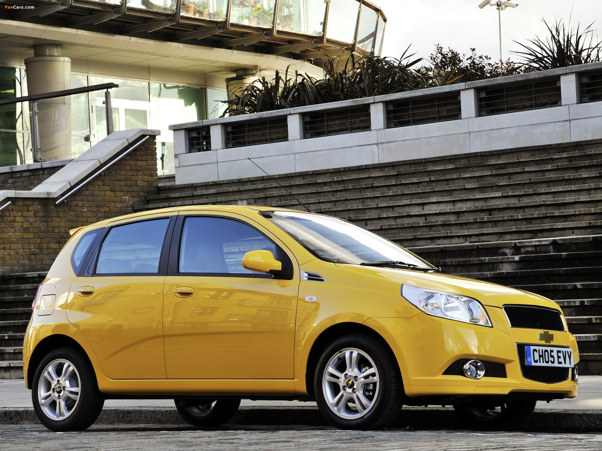 Photos of Chevrolet Aveo 5-door UK-spec (T250) 2008–11 (2048 x 1536)