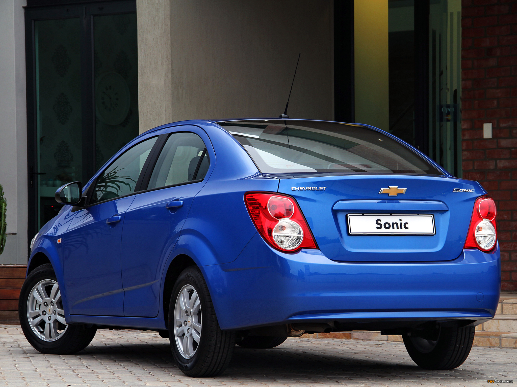 Photos of Chevrolet Sonic Sedan ZA-spec 2012 (2048 x 1536)
