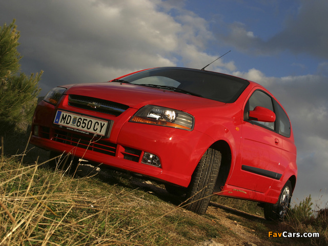 Pictures of Chevrolet Aveo 3-door (T200) 2003–08 (640 x 480)