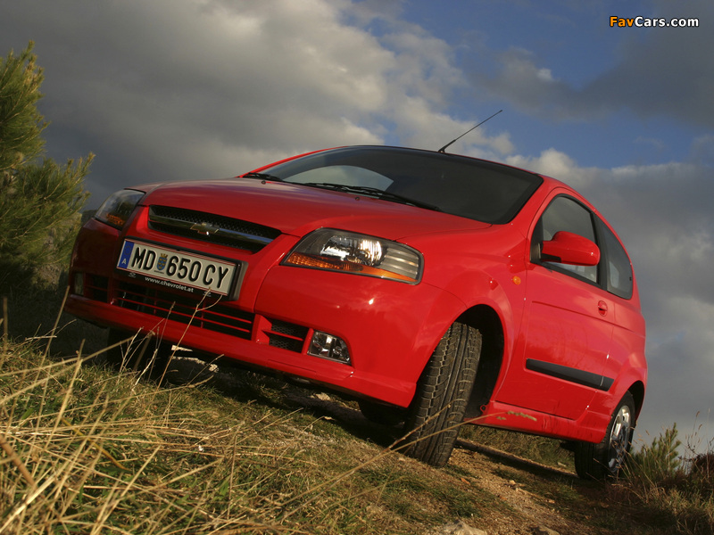 Pictures of Chevrolet Aveo 3-door (T200) 2003–08 (800 x 600)