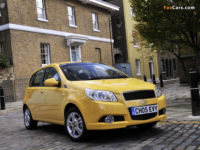 Pictures of Chevrolet Aveo 5-door UK-spec (T250) 2008–11 (640 x 480)