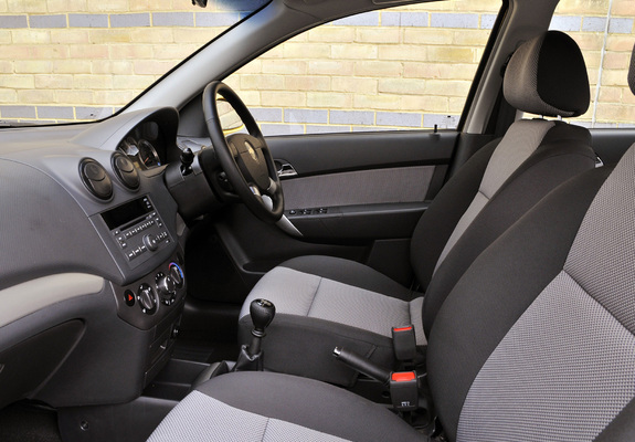 Pictures of Chevrolet Aveo 5-door UK-spec (T250) 2008–11