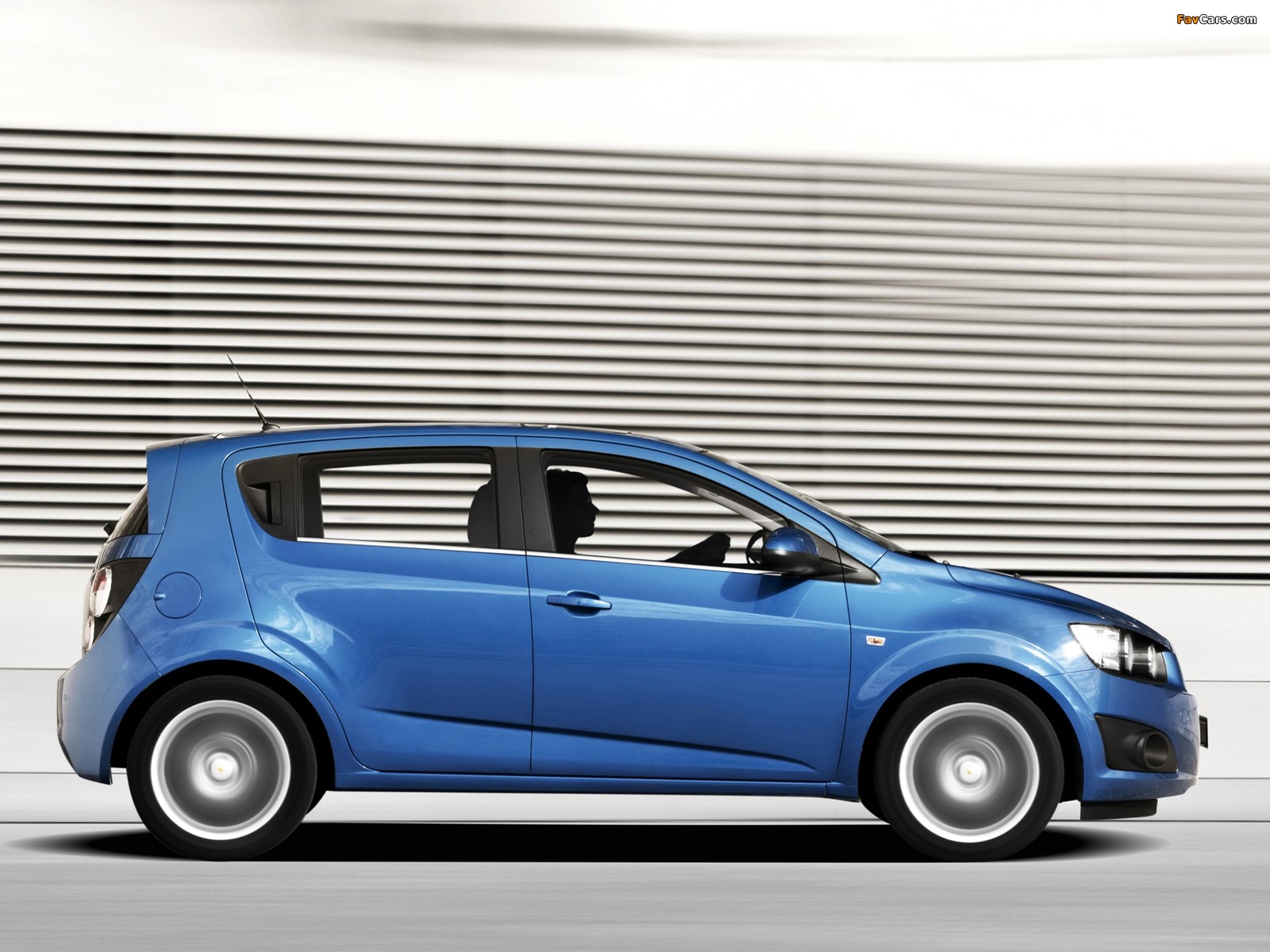 Pictures of Chevrolet Aveo 5-door 2011 (1600 x 1200)