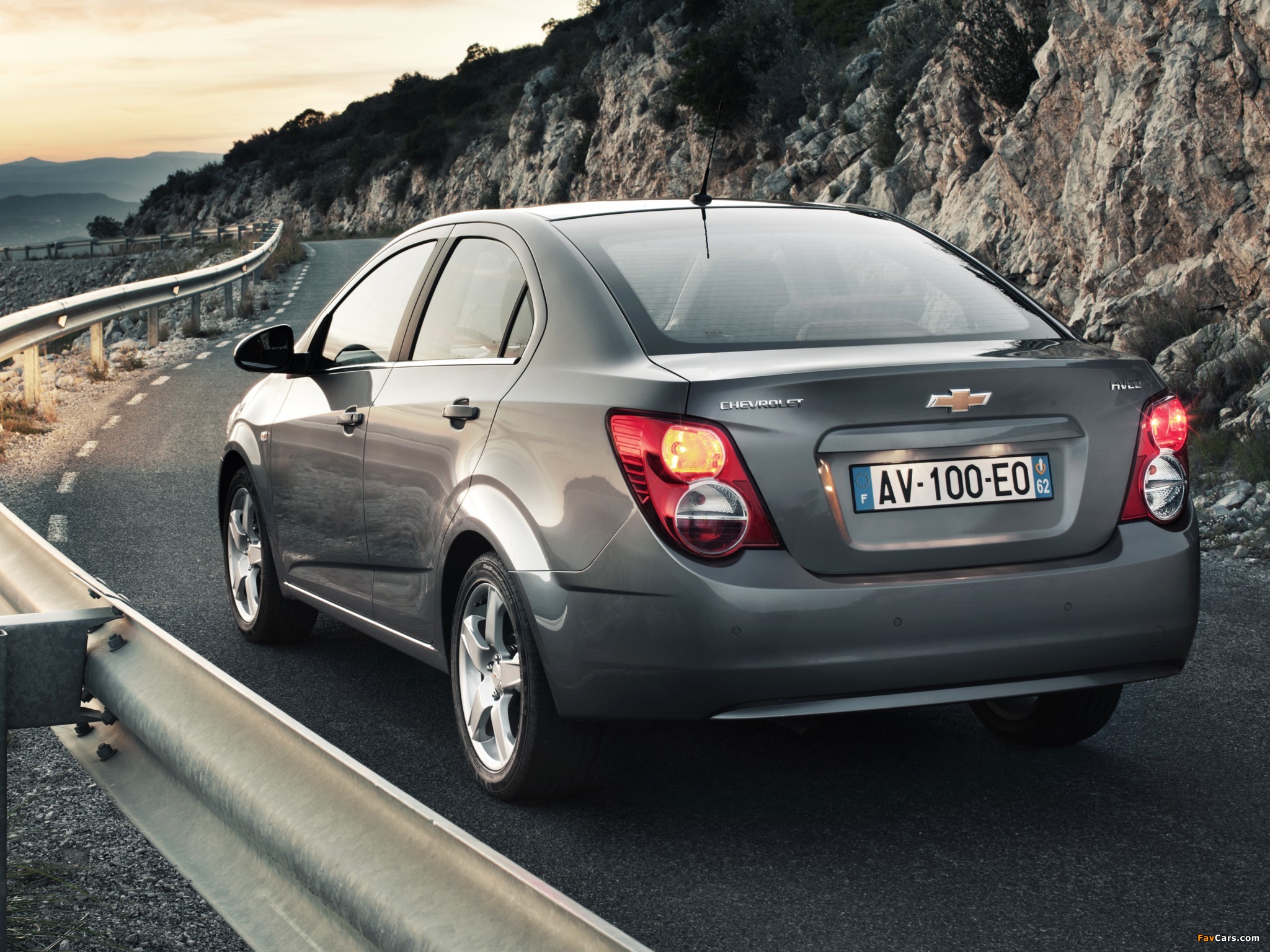 Chevrolet Aveo Sedan 2011 wallpapers (2048 x 1536)