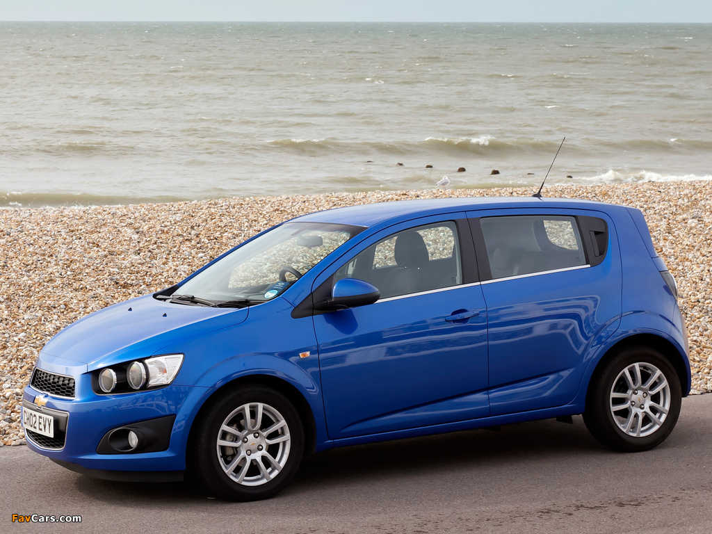 Chevrolet Aveo 5-door UK-spec 2011 wallpapers (1024 x 768)