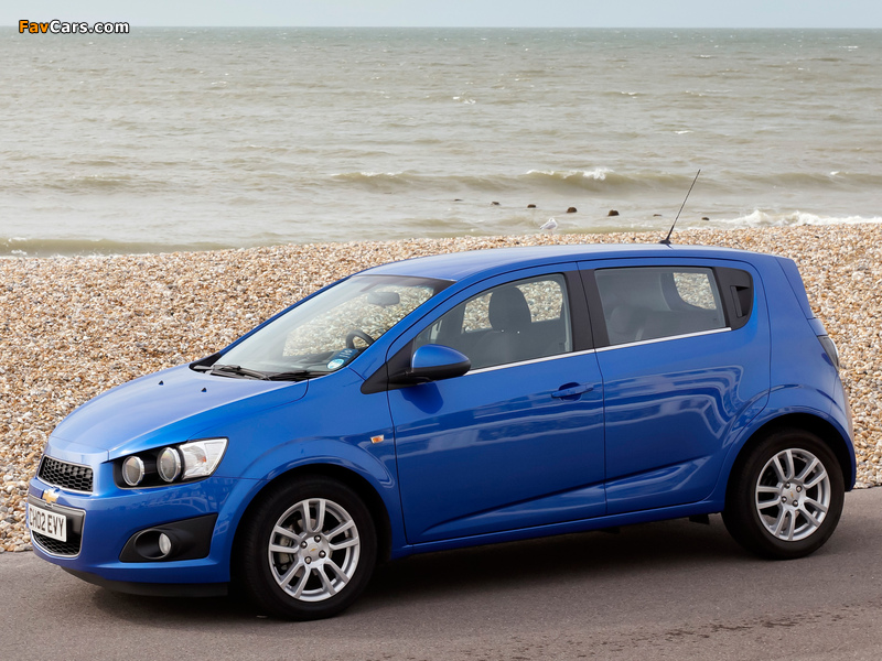 Chevrolet Aveo 5-door UK-spec 2011 wallpapers (800 x 600)