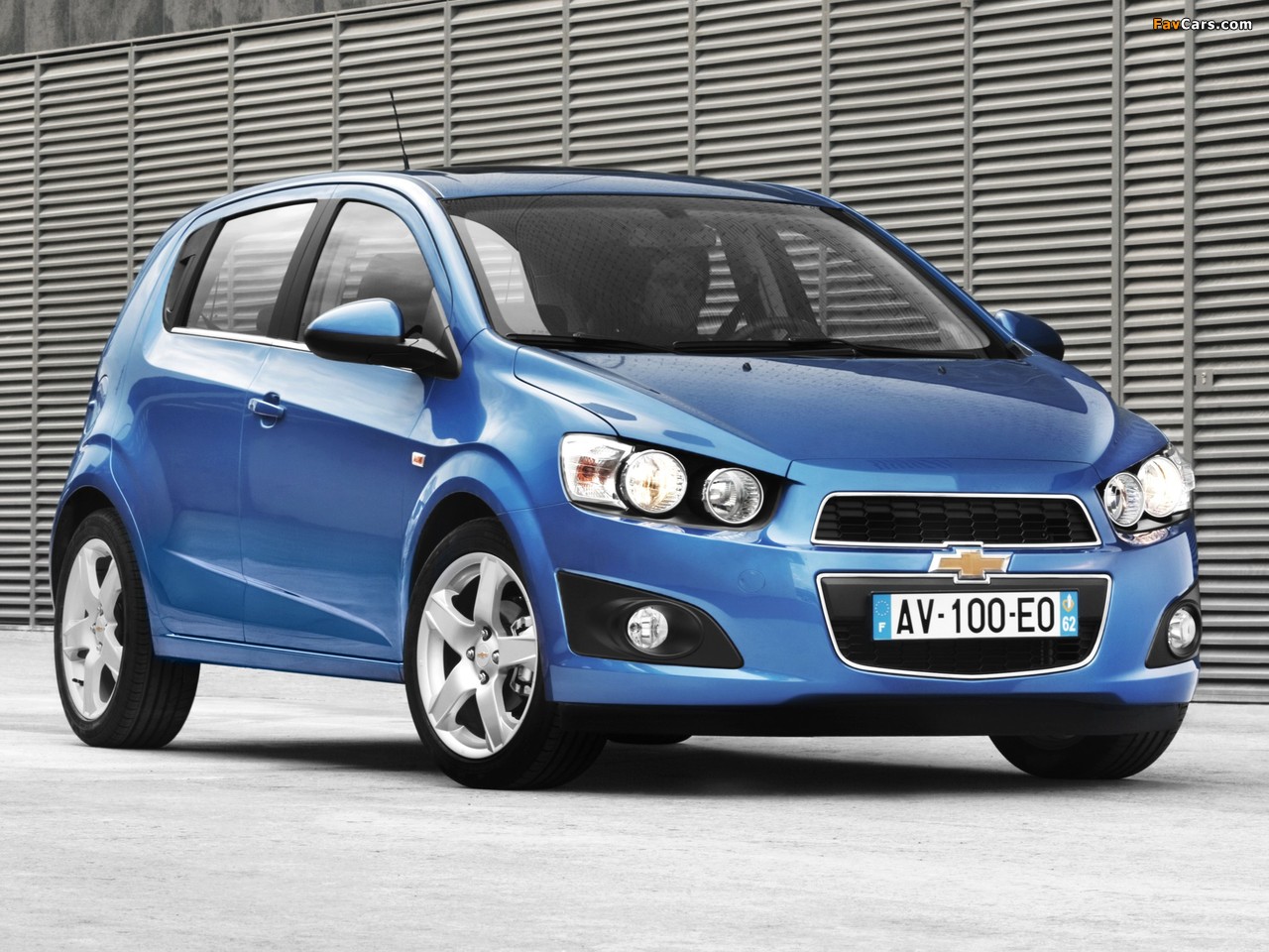 Chevrolet Aveo 5-door 2011 wallpapers (1280 x 960)