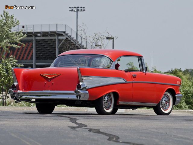 Photos of Chevrolet Bel Air Sport Coupe (2454-1037D) 1957 (640 x 480)