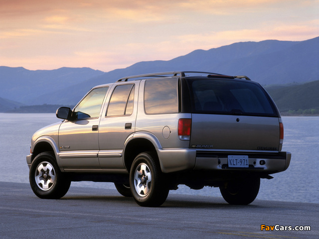 Chevrolet Blazer 1997–2005 images (640 x 480)