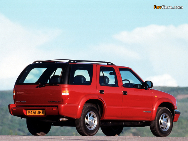 Chevrolet Blazer UK-spec 1997–2005 images (640 x 480)