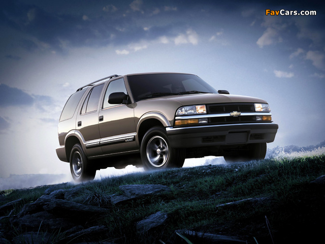 Chevrolet Blazer 1997–2005 pictures (640 x 480)