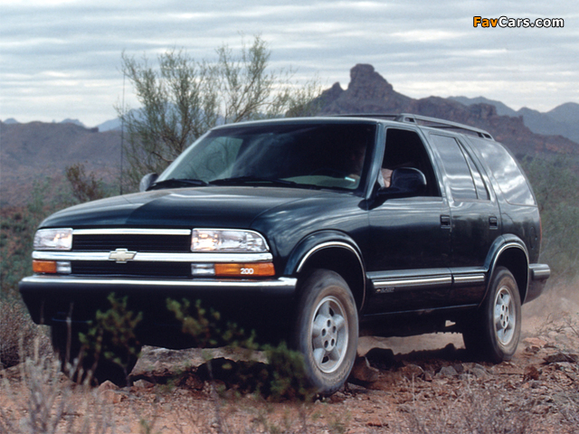 Chevrolet Blazer 1997–2005 wallpapers (640 x 480)