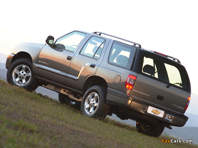 Chevrolet Blazer BR-spec 2003–08 photos (640 x 480)