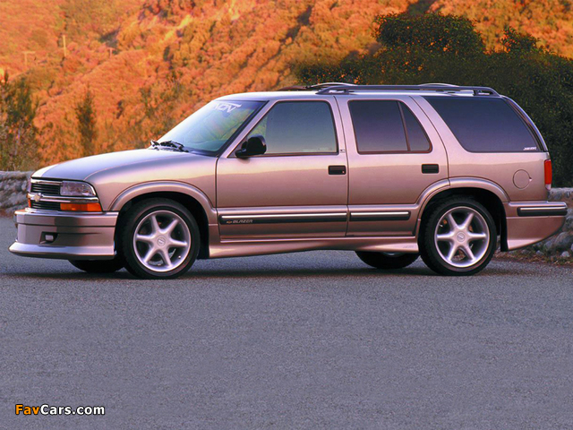 Images of Xenon Chevrolet Blazer 1997–2005 (640 x 480)