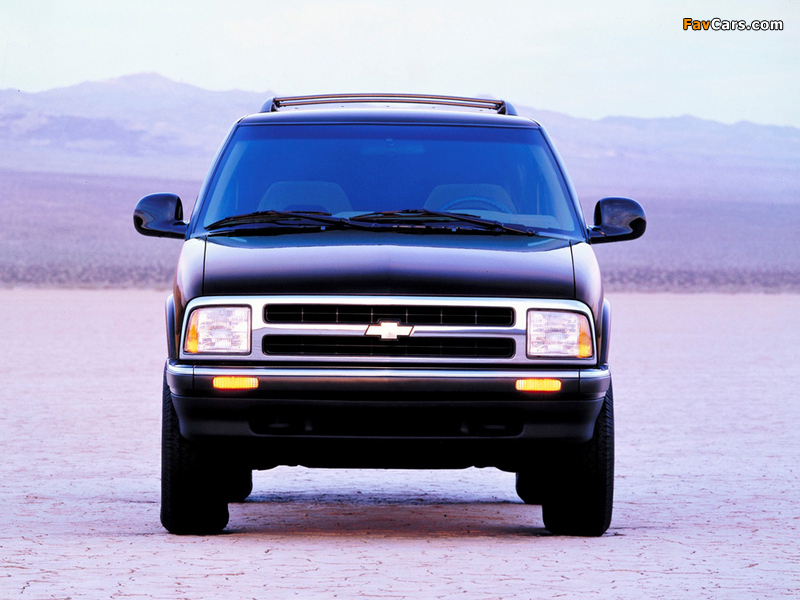 Photos of Chevrolet Blazer 1995–97 (800 x 600)