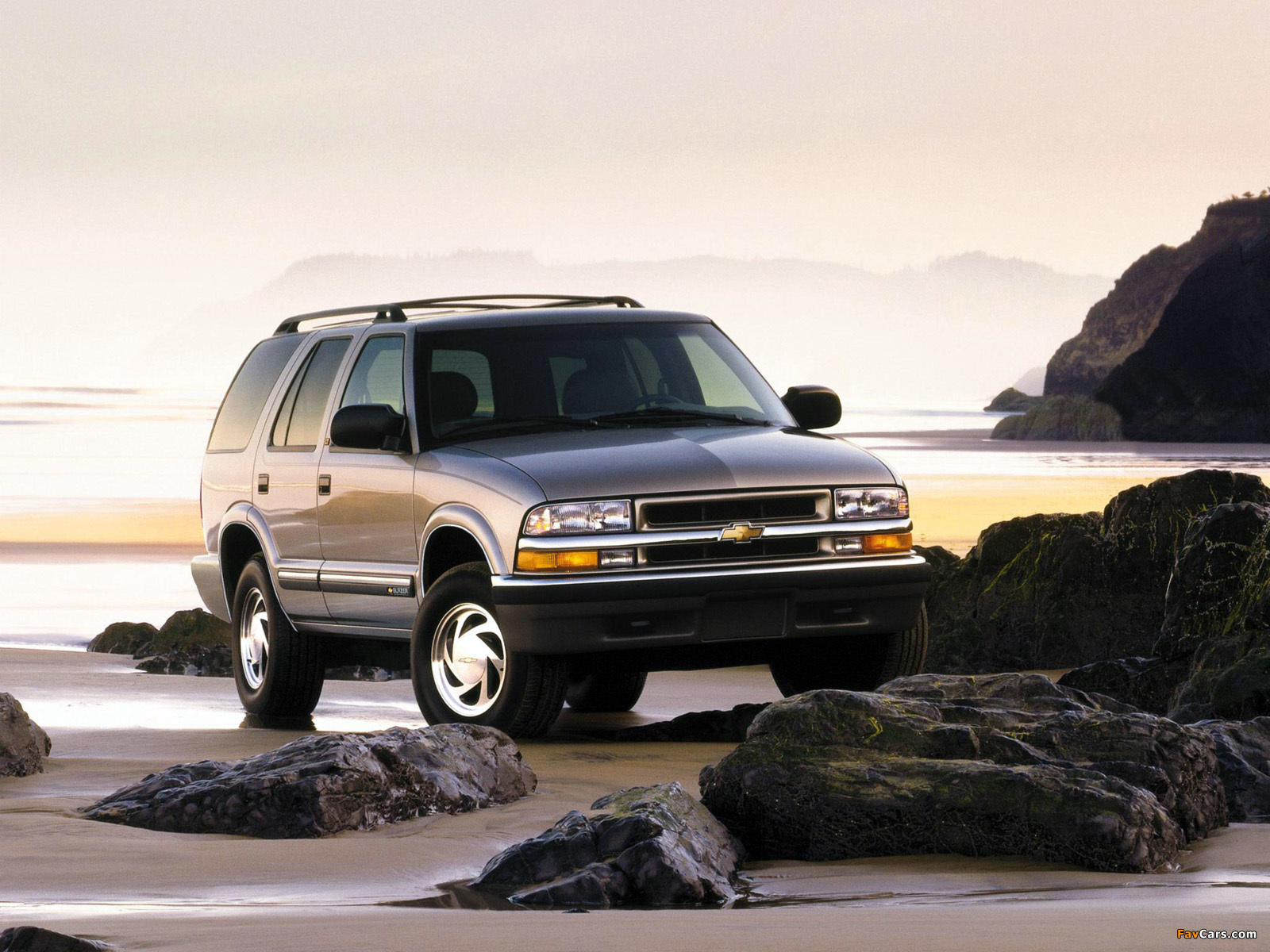 Photos of Chevrolet Blazer 1997–2005 (1600 x 1200)