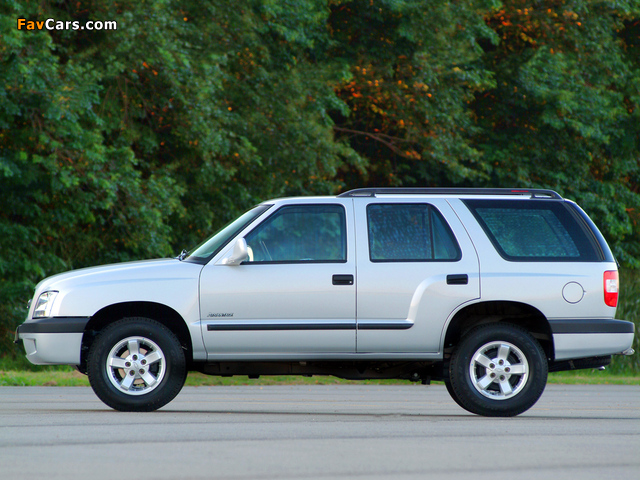 Photos of Chevrolet Blazer BR-spec 2003–08 (640 x 480)