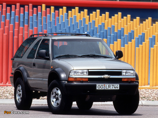 Pictures of Chevrolet Blazer ZR2 EU-spec 1997–2005 (640 x 480)