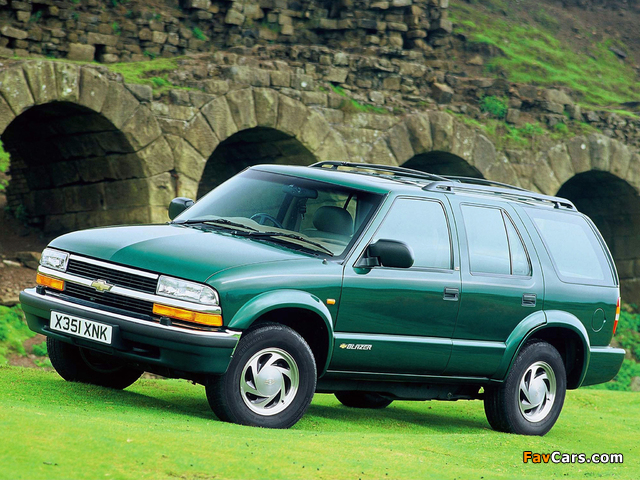 Pictures of Chevrolet Blazer UK-spec 1997–2005 (640 x 480)