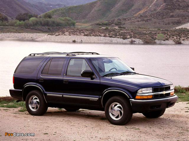 Chevrolet Blazer 1997–2005 wallpapers (640 x 480)