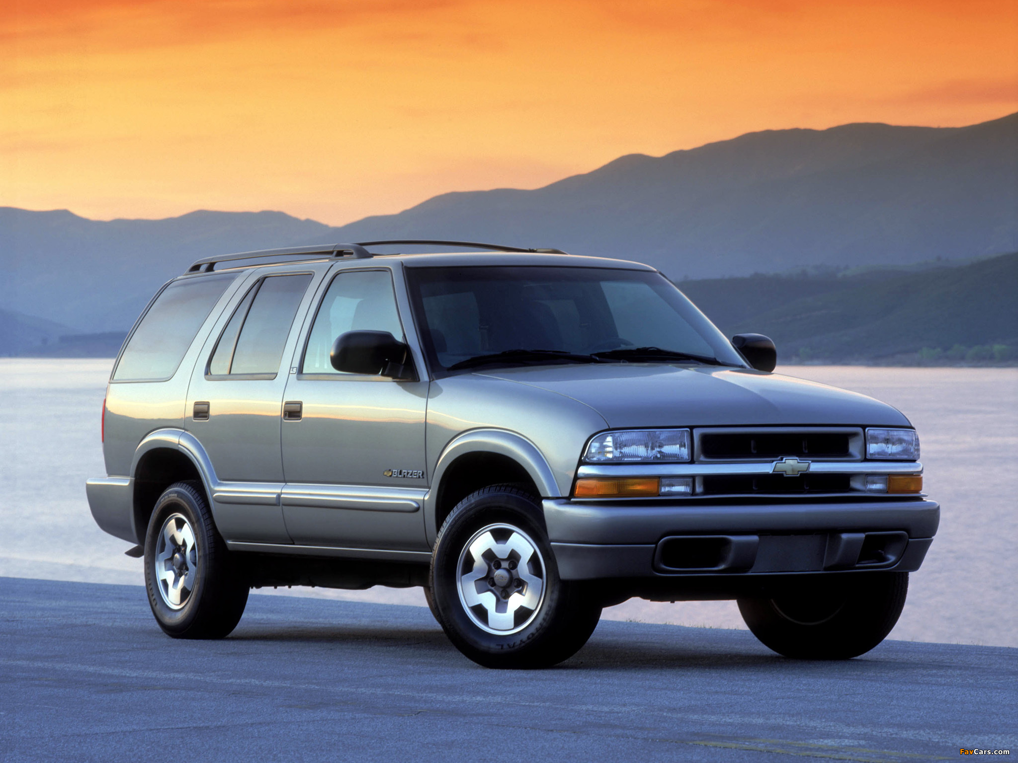 Chevrolet Blazer 1997–2005 wallpapers (2048 x 1536)