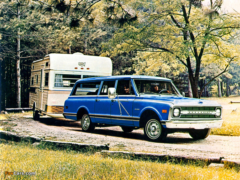 Photos of Chevrolet C10 Suburban 1967–72 (800 x 600)