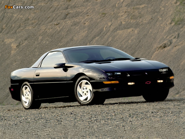 Chevrolet Camaro 1993–97 photos (640 x 480)