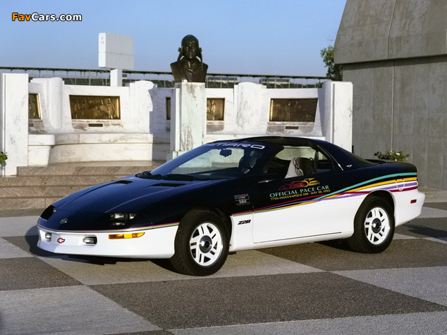 Chevrolet Camaro Z28 Indy 500 Pace Car 1993 wallpapers (640 x 480)