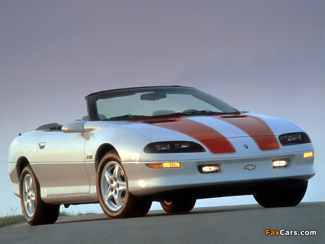 Chevrolet Camaro Z28 Convertible 30th Anniversary 1997 photos (640 x 480)