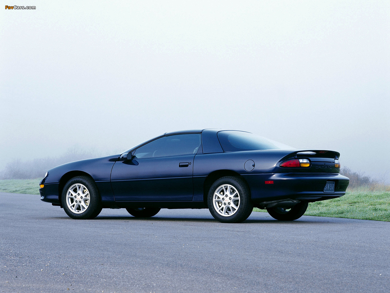 Chevrolet Camaro 1998–2002 photos (1280 x 960)