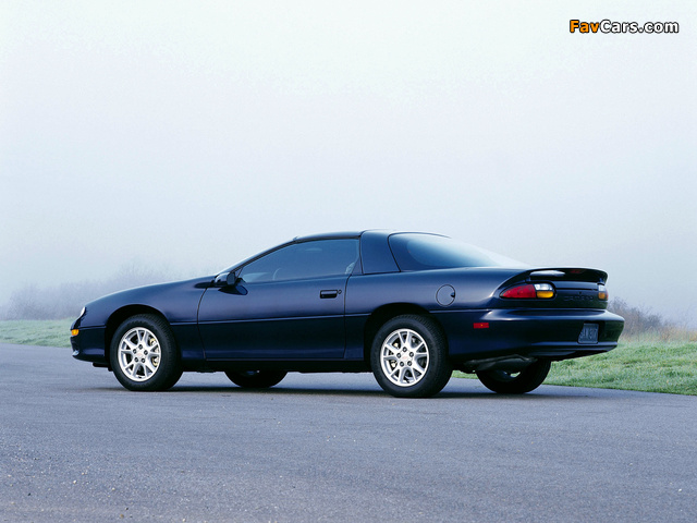 Chevrolet Camaro 1998–2002 photos (640 x 480)