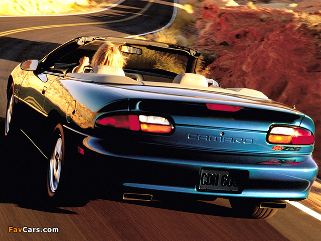 Chevrolet Camaro Z28 Convertible 1999–2002 images (640 x 480)