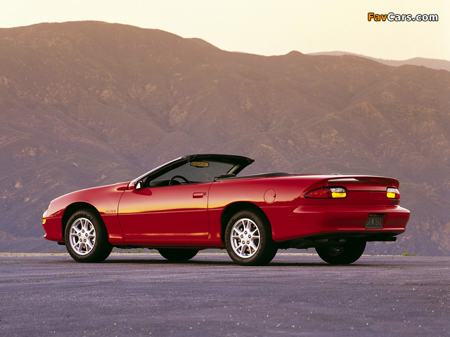 Chevrolet Camaro Z28 Convertible 1999–2002 pictures (640 x 480)