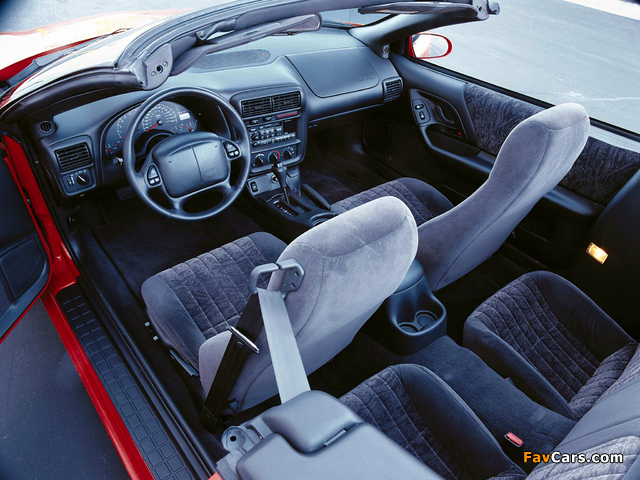 Chevrolet Camaro Z28 Convertible 1999–2002 pictures (640 x 480)