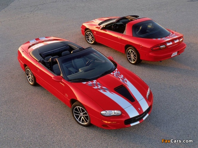 Chevrolet Camaro SS Convertible 35th Anniversary 2002 photos (640 x 480)