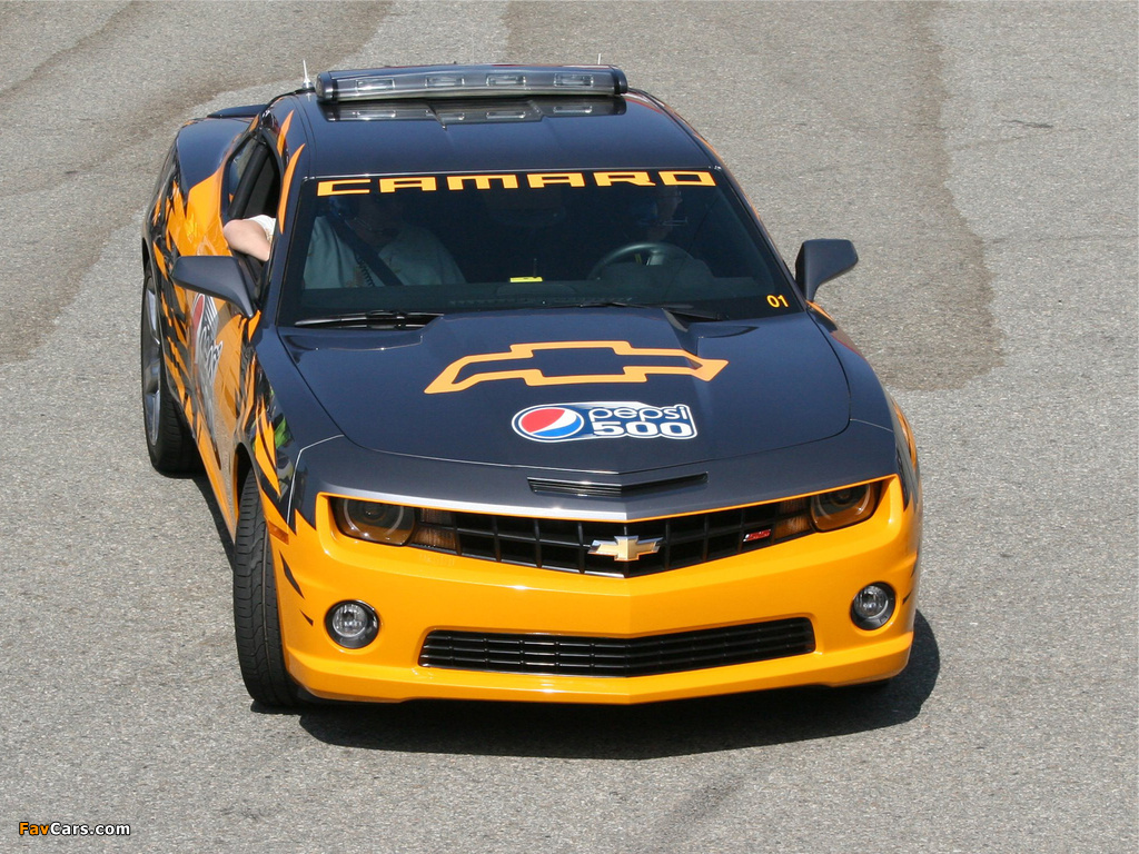 Chevrolet Camaro SS NASCAR Pace Car 2010–11 pictures (1024 x 768)
