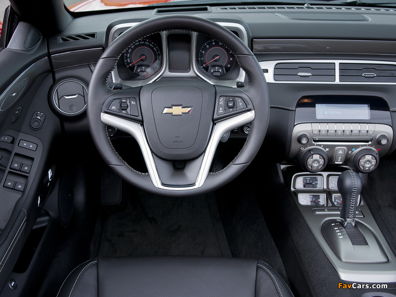 Chevrolet Camaro Convertible EU-spec 2011–13 photos (800 x 600)