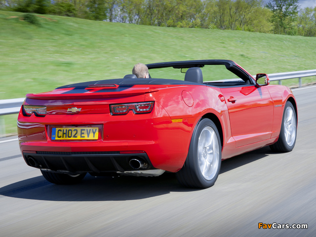 Chevrolet Camaro Convertible EU-spec 2011–13 pictures (640 x 480)