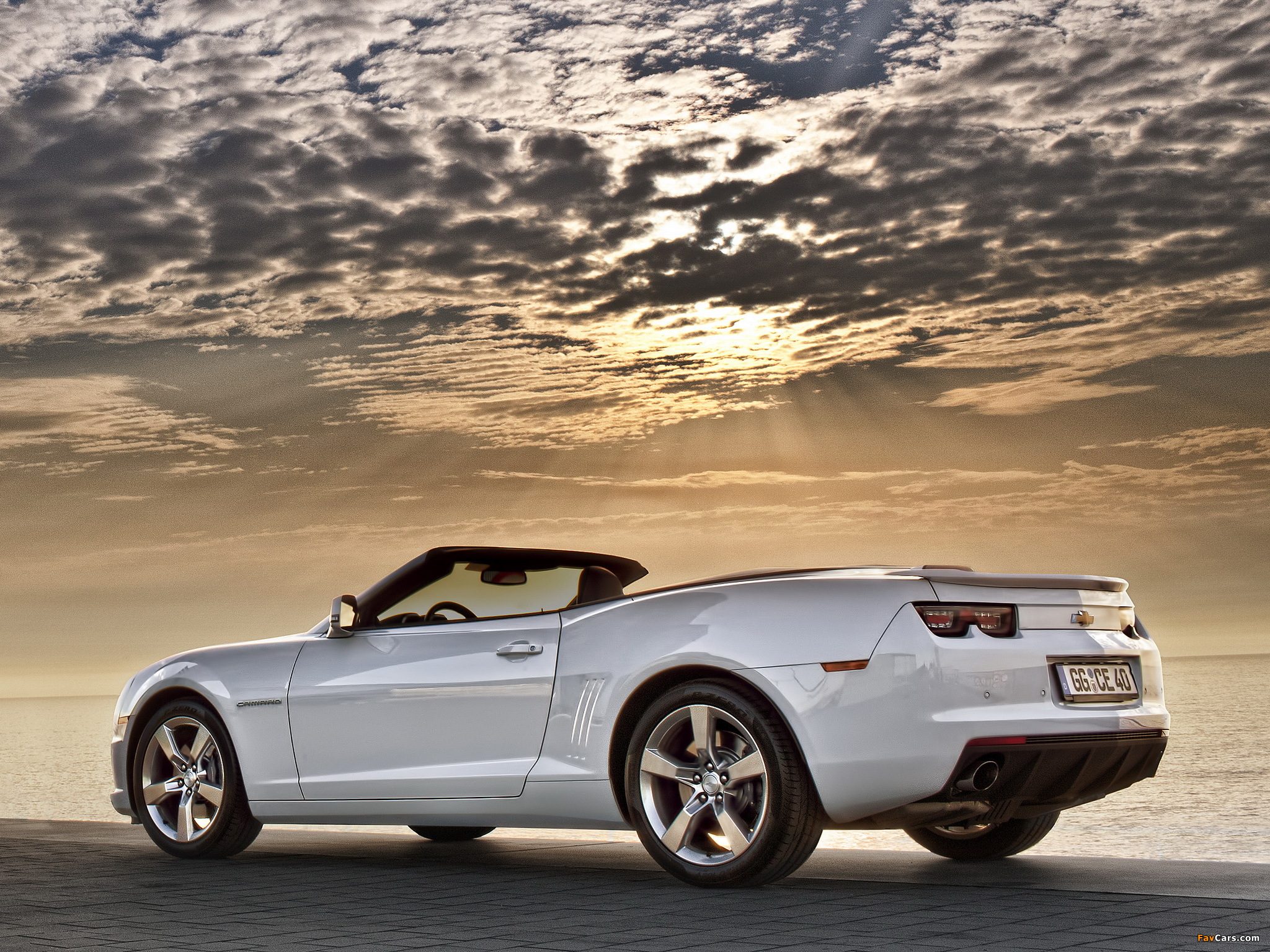 Chevrolet Camaro Convertible EU-spec 2011–13 pictures (2048 x 1536)