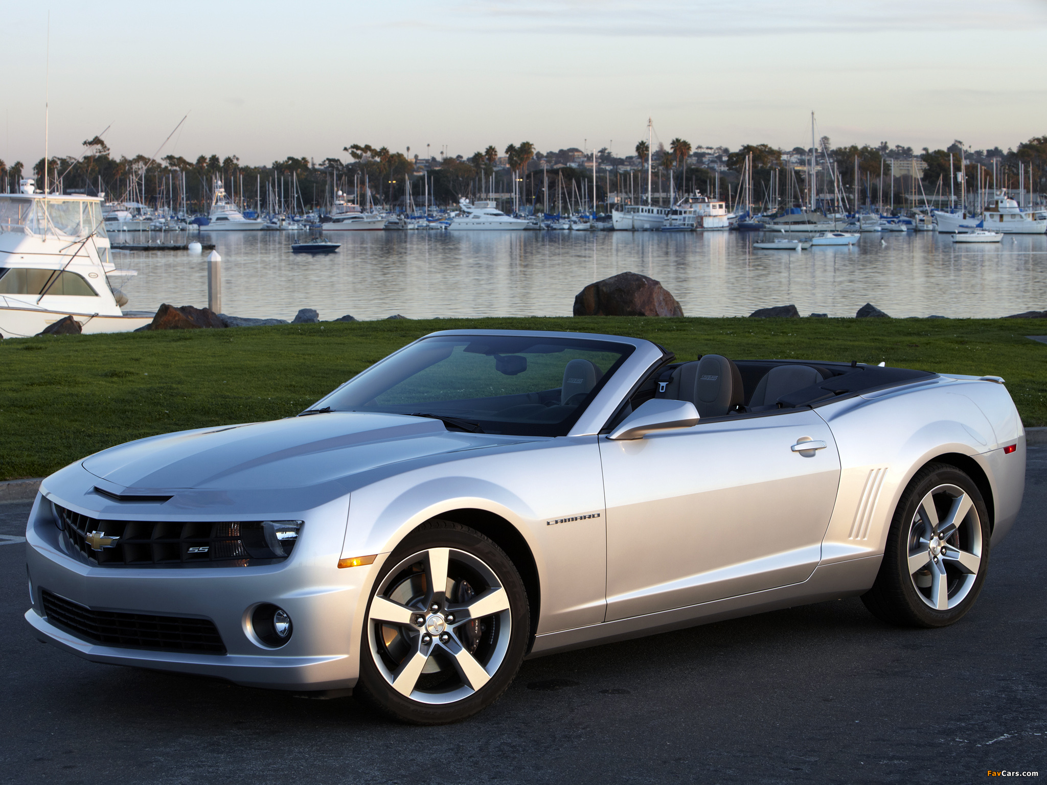 Chevrolet Camaro SS Convertible 2011–13 pictures (2048 x 1536)