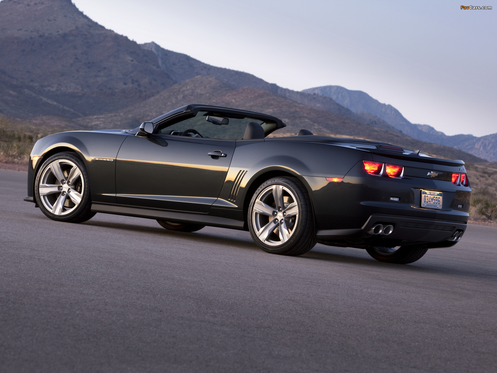 Chevrolet Camaro ZL1 Convertible 2012–13 pictures (1600 x 1200)