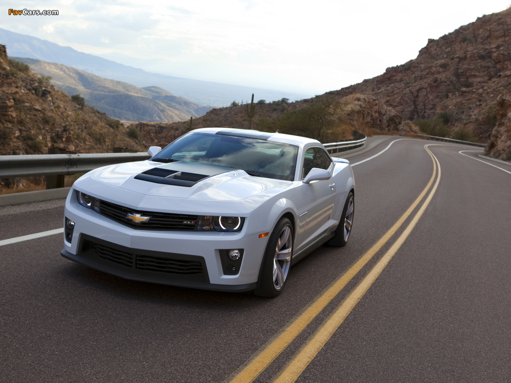 Chevrolet Camaro ZL1 2012–13 pictures (1024 x 768)