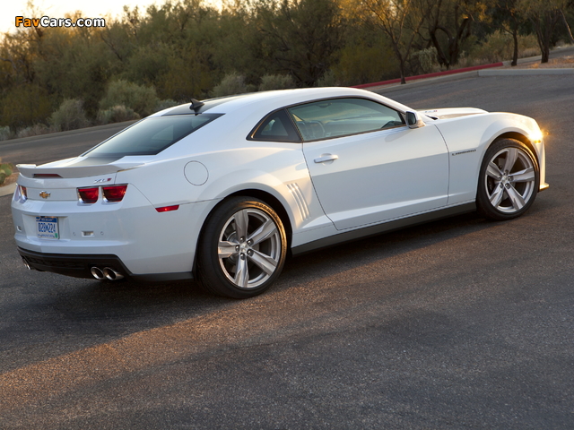 Chevrolet Camaro ZL1 2012–13 wallpapers (640 x 480)