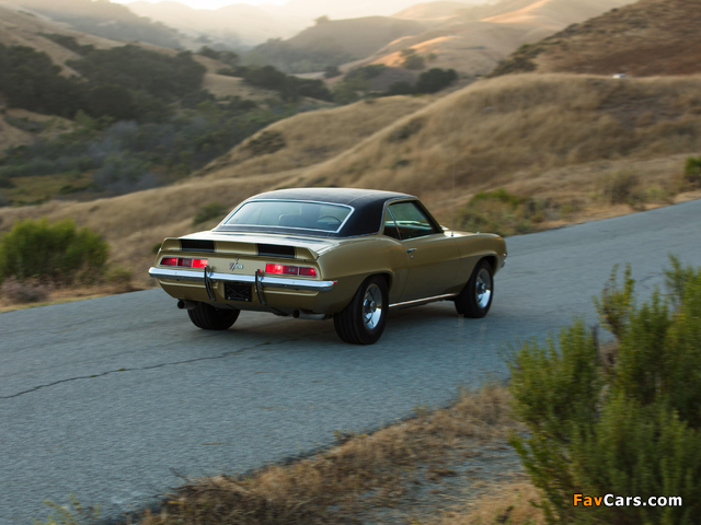 Images of Chevrolet Camaro Z/28 with Vinyl Roof Cover (12437) 1969 (640 x 480)